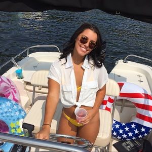 Meet your Posher, Danielle